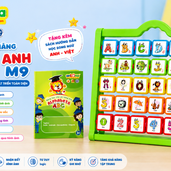 Bảng đa năng tiếng Anh Antona M9 không chỉ giúp bé học tiếng Anh mà còn kết hợp học số, hình khối, màu sắc và bàn tính. Sản phẩm hỗ trợ phát triển tư duy logic, khả năng quan sát và kỹ năng học tập toàn diện cho trẻ từ 3 tuổi.
