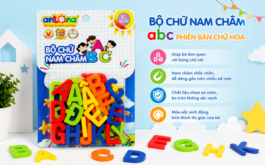 Nếu ba mẹ đang tìm một sản phẩm giúp bé làm quen với bảng chữ cái từ sớm thì vỉ chữ nam châm ABC Antona phiên bản chữ hoa sẽ là lựa chọn phù hợp. Bộ chữ được thiết kế nhỏ gọn với phông chữ quốc tế hiện đại, màu sắc nổi bật giúp bé dễ nhận biết và ghi nhớ mặt chữ thông qua phương pháp học mà chơi đầy hứng thú. Các chữ cái nam châm bám chắc trên nhiều bề mặt như bảng từ hay tủ lạnh, giúp ba mẹ dễ dàng cùng bé học tập và vui chơi mỗi ngày. Sản phẩm phù hợp cho trẻ từ 3 tuổi trở lên.