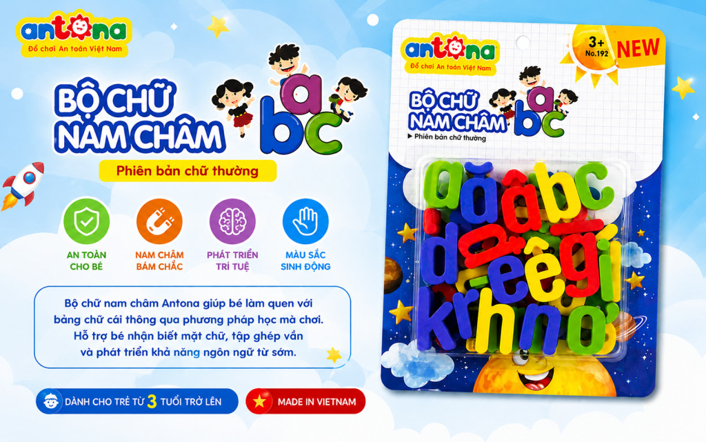 Nhiều ba mẹ gặp khó khăn khi dạy bé nhận biết chữ cái vì trẻ dễ mất tập trung, nhanh chán hoặc chưa hứng thú với việc học. Vỉ chữ nam châm ABC Antona phiên bản chữ thường là giải pháp giúp việc học chữ trở nên nhẹ nhàng và thú vị hơn. Với thiết kế chữ thường theo phông chữ quốc tế hiện đại, màu sắc sinh động và hình thức học trực quan, bé dễ dàng nhận biết mặt chữ, làm quen với ghép vần và phát triển ngôn ngữ một cách tự nhiên. Các chữ nam châm có thể gắn trên bảng từ, tủ lạnh hoặc nhiều bề mặt kim loại khác, giúp ba mẹ linh hoạt tạo ra những giờ học vui vẻ và hiệu quả ngay tại nhà.