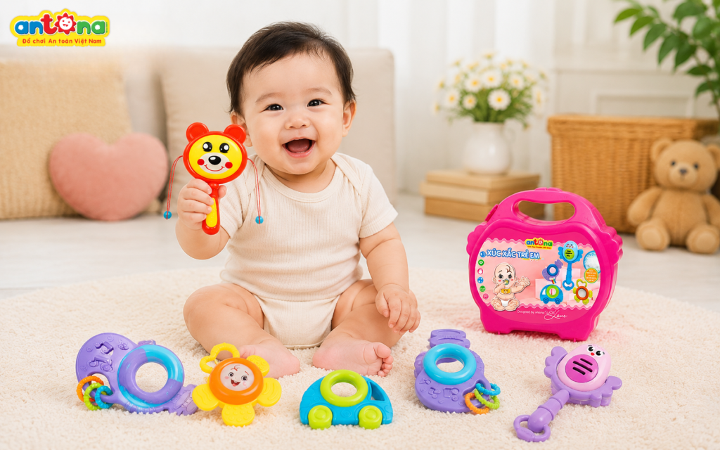 Với nhiều hình dáng ngộ nghĩnh, Xúc xắc trẻ em Antona - Hộp 5 chiếc giúp bé tăng hứng thú vui chơi mỗi ngày. Âm thanh nhẹ nhàng cùng màu sắc nổi bật hỗ trợ kích thích thị giác và thính giác hiệu quả.