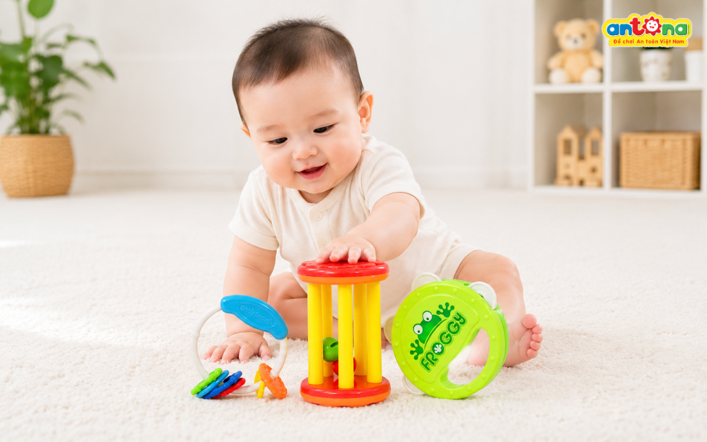 Xúc xắc trẻ em Antona bộ 3 chiếc được sản xuất từ nhựa nguyên sinh cao cấp, không chứa BPA, đảm bảo an toàn cho bé khi cầm, lắc và khám phá trong giai đoạn đầu đời.