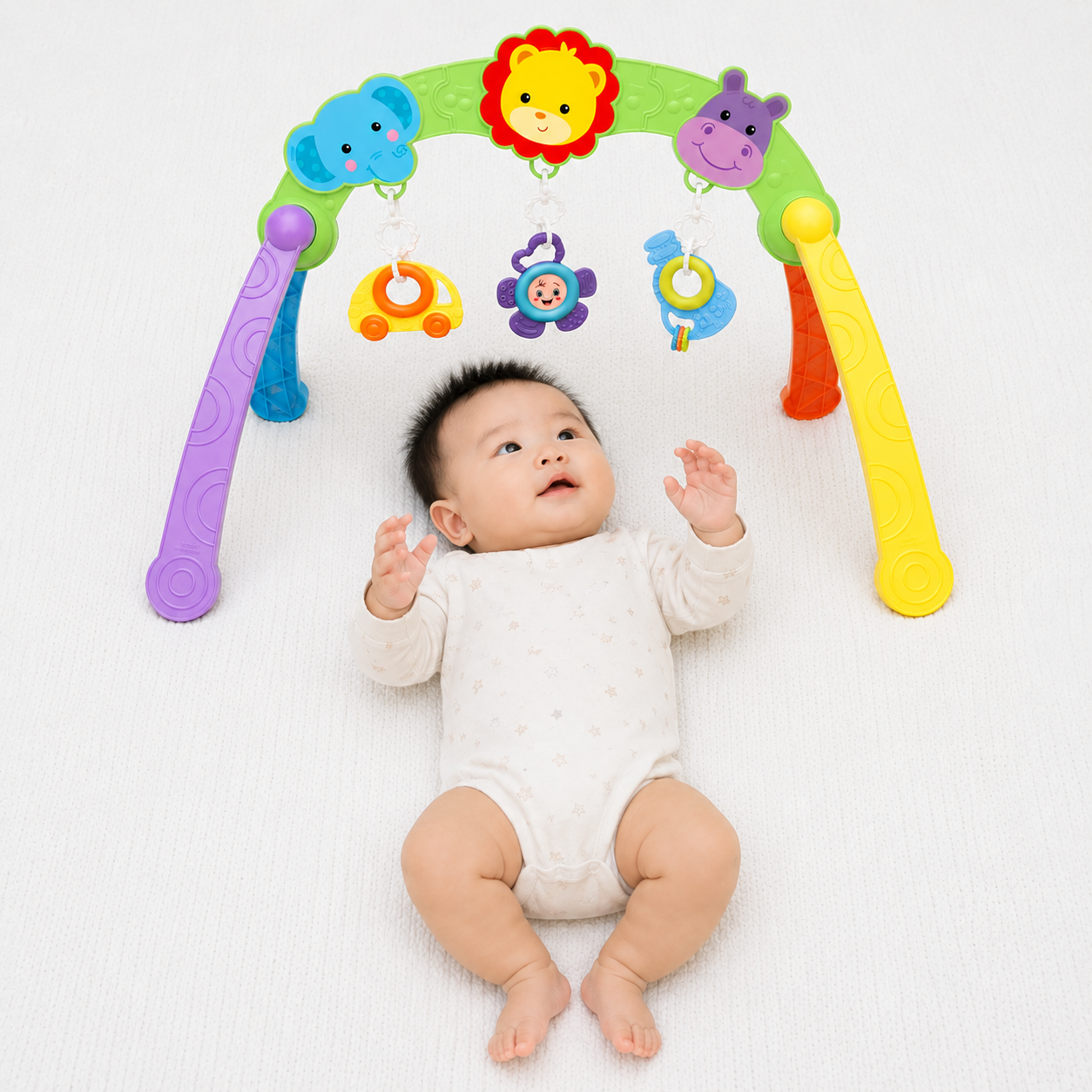 Kệ Chữ A Antona Phiên Bản Âm Thanh giúp bé từ 3 tháng tuổi quan sát, lắng nghe âm thanh và rèn luyện khả năng phối hợp tay chân thông qua các món đồ treo sinh động, hỗ trợ phát triển toàn diện trong giai đoạn đầu đời.