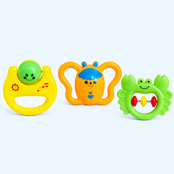 Xúc xắc trẻ em Antona Hộp 3 chiếc là bộ đồ chơi giáo dục sớm dành cho bé từ 3 tháng tuổi, giúp phát triển thị giác, thính giác, xúc giác và rèn luyện kỹ năng cầm nắm với chất liệu nhựa nguyên sinh an toàn.