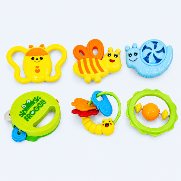 Bộ Xúc Xắc Trẻ Em Antona - Hộp 6 Chiếc với nhiều kiểu dáng đáng yêu như ong, bướm, rùa, ếch... mang đến trải nghiệm vui chơi và khám phá đa giác quan cho bé.
