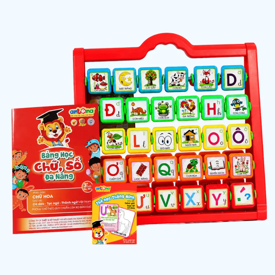 Bảng chữ số đa năng Antona M1 giúp bé học chữ cái in hoa, chữ số và nhận biết thế giới xung quanh qua hình ảnh trực quan. Sản phẩm kèm sách hướng dẫn và thẻ học ca dao, tục ngữ Việt Nam.
