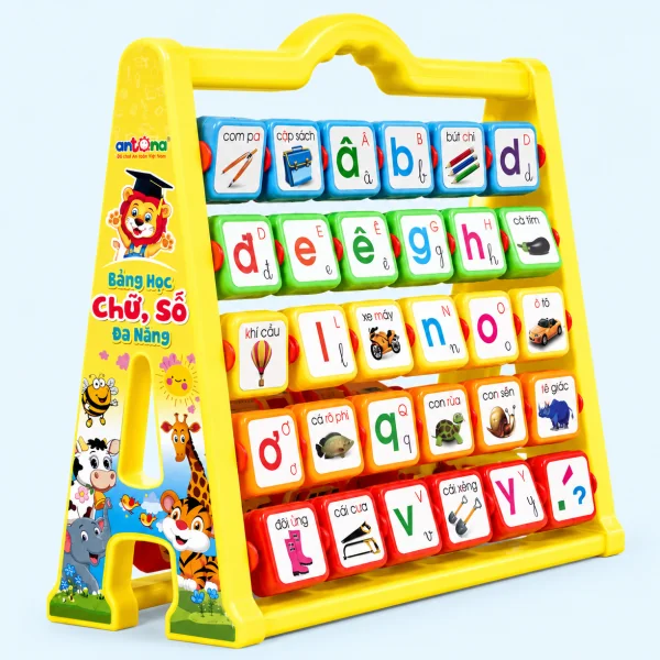 Bảng Chữ Số Đa Năng Antona M2 là đồ chơi giáo dục 6 trong 1 giúp bé học chữ cái, số đếm, phép tính, hình khối và từ vựng qua hình ảnh sinh động. Sản phẩm đi kèm sách hướng dẫn, phù hợp cho trẻ từ 3 tuổi.