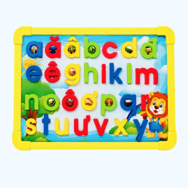 Học Chữ Cùng Redi Antona giúp trẻ từ 3 tuổi làm quen với bảng chữ cái tiếng Việt thông qua phương pháp học trực quan. Bộ chữ cái nhiều màu sắc kết hợp hình ảnh minh họa sinh động giúp bé nhận biết mặt chữ nhanh hơn và phát triển ngôn ngữ tự nhiên.