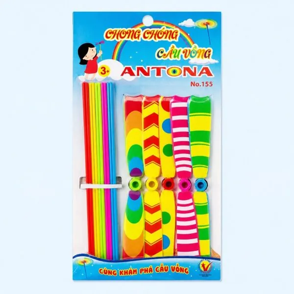Chong Chóng Cầu Vồng Antona với thiết kế 2 cánh nhiều màu sắc nổi bật, giúp bé vui chơi ngoài trời, rèn luyện vận động và mang đến những giờ phút khám phá đầy hứng khởi.
